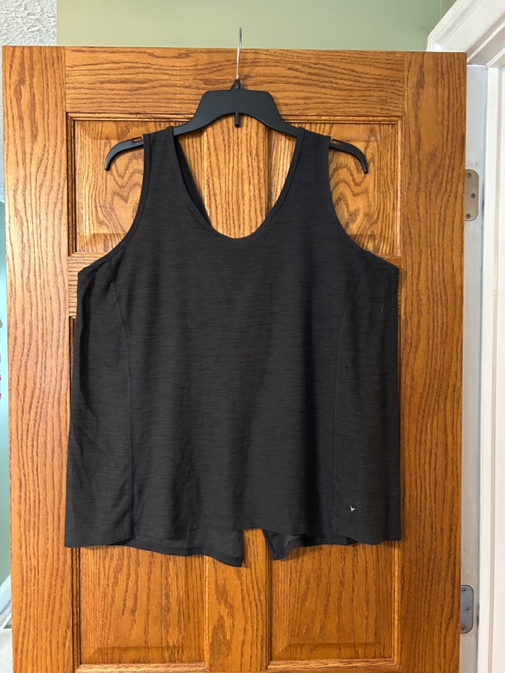 Old Navy Black Women's Scoop Neck Tank Top